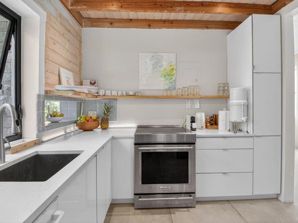 215 N Seacrest Circle, Delray Beach FL 33444