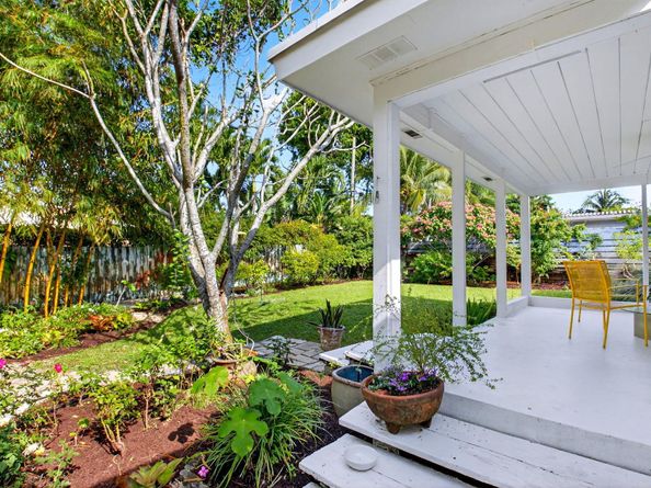 215 N Seacrest Circle, Delray Beach FL 33444