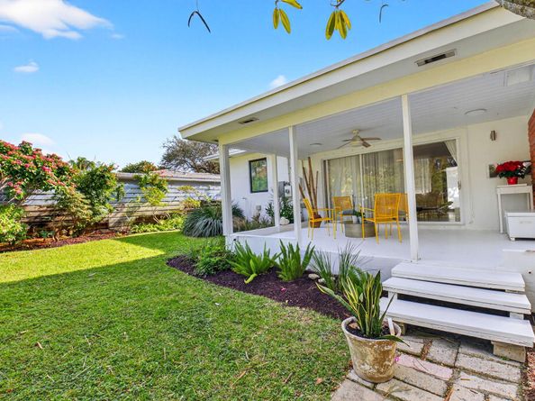 215 N Seacrest Circle, Delray Beach FL 33444