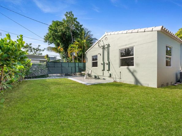 1928 Adams St, Hollywood FL 33020