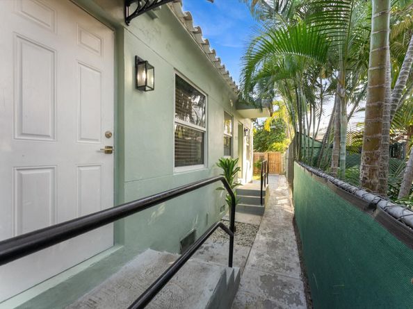 1928 Adams St, Hollywood FL 33020