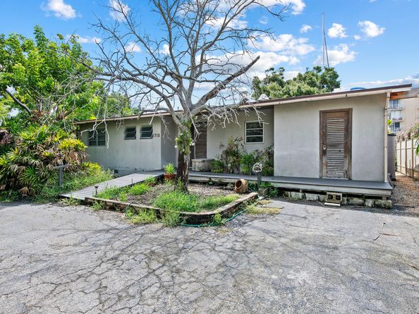 1718 SE 14th St, Fort Lauderdale FL 33316