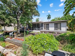 1718 SE 14th St, Fort Lauderdale FL 33316