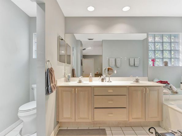 7036 Galleon Cove, Riviera Beach FL 33418