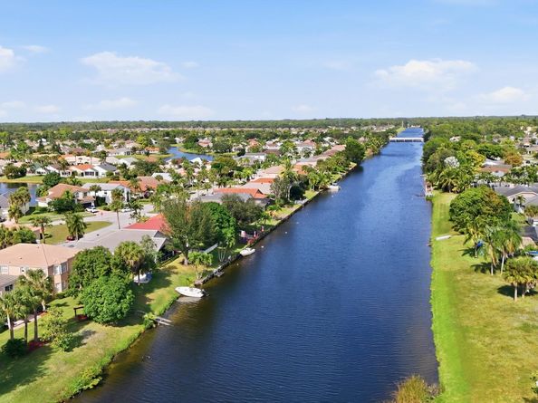 2462 Westmont Place, Royal Palm Beach FL 33411