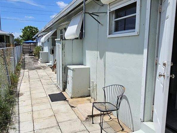 2211 Lincoln St 11, Hollywood FL 33020