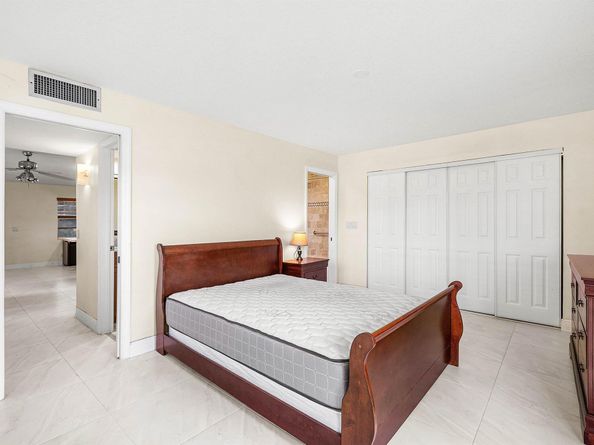 447 Burgundy J, Delray Beach FL 33484