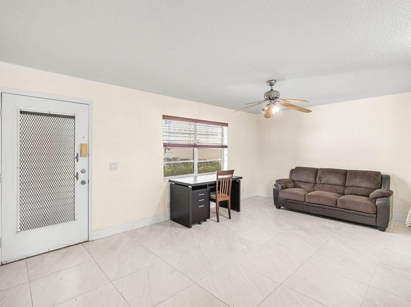 447 Burgundy J, Delray Beach FL 33484