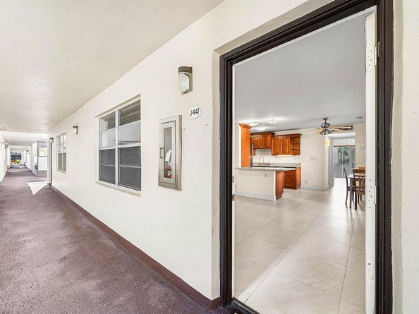 447 Burgundy J, Delray Beach FL 33484