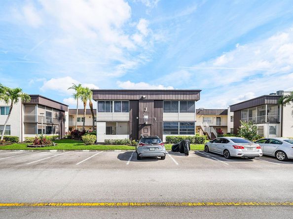 447 Burgundy J, Delray Beach FL 33484