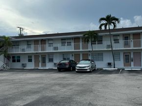 810 Lake Shore Drive 37, Lake Park FL 33403