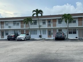 810 Lake Shore Drive 37, Lake Park FL 33403