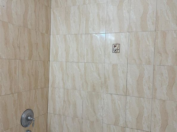 851 NE 209th Ter 202, Miami FL 33179