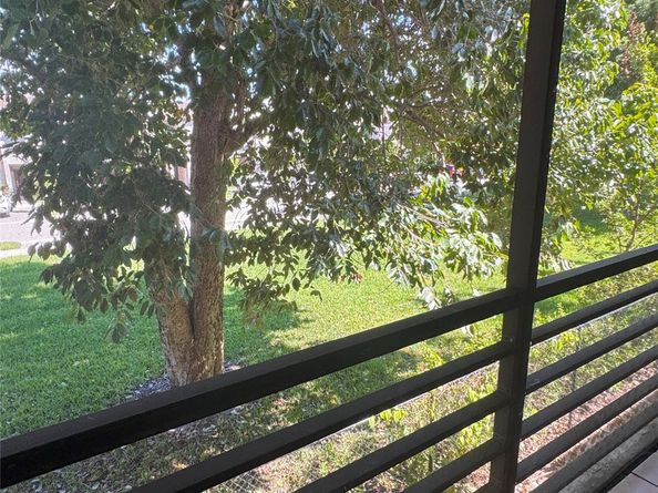 851 NE 209th Ter 202, Miami FL 33179