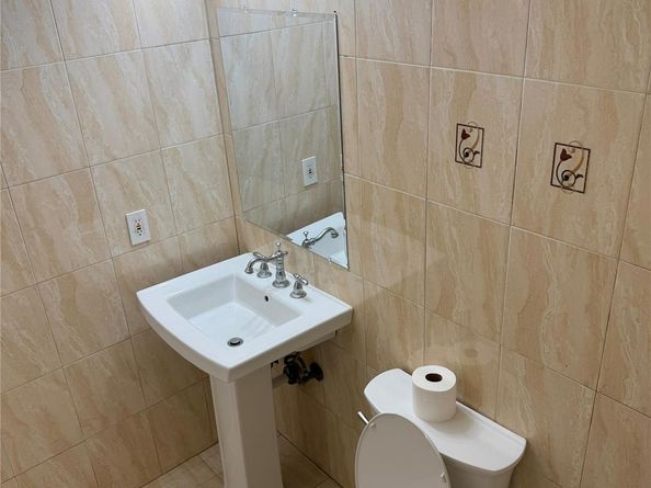 851 NE 209th Ter 202, Miami FL 33179