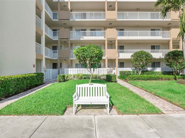 7763 Southampton Ter 102, Tamarac FL 33321