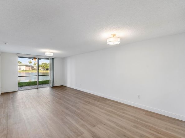 7763 Southampton Ter 102, Tamarac FL 33321