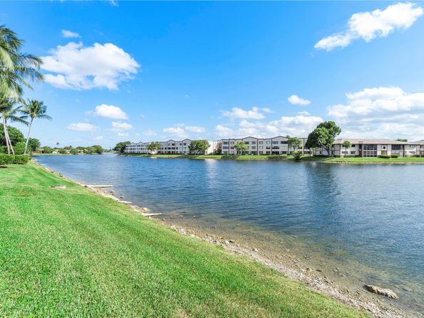 7763 Southampton Ter 102, Tamarac FL 33321