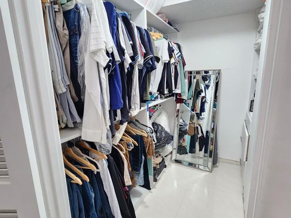 2500 Parkview Dr 403, Hallandale Beach FL 33009