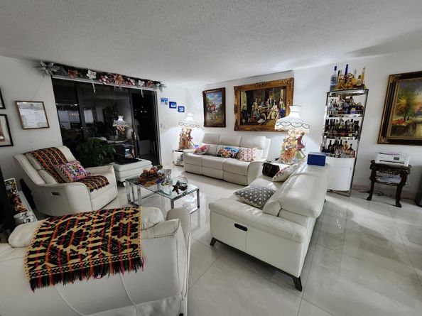 2500 Parkview Dr 403, Hallandale Beach FL 33009