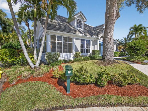 207 Woodsmuir Court, Palm Beach Gardens FL 33418