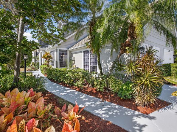 207 Woodsmuir Court, Palm Beach Gardens FL 33418