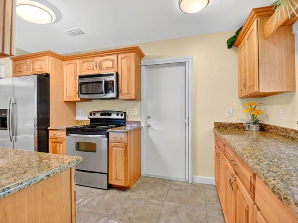 2088 SW 14th Avenue, Boynton Beach FL 33426