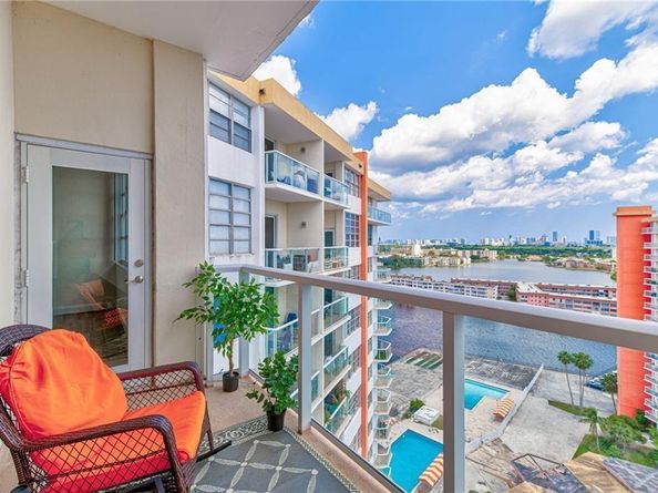 1301 NE Miami Gardens Dr 1721W, Miami FL 33179