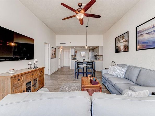 1301 NE Miami Gardens Dr 1721W, Miami FL 33179