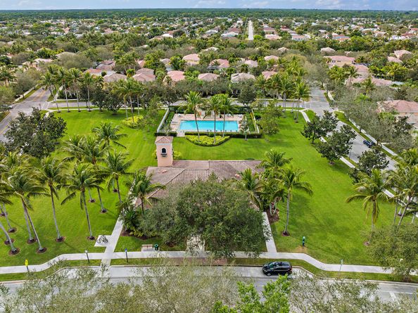 4050 Parkside Drive, Jupiter FL 33458