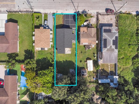 1170 NW 59th St, Miami FL 33127