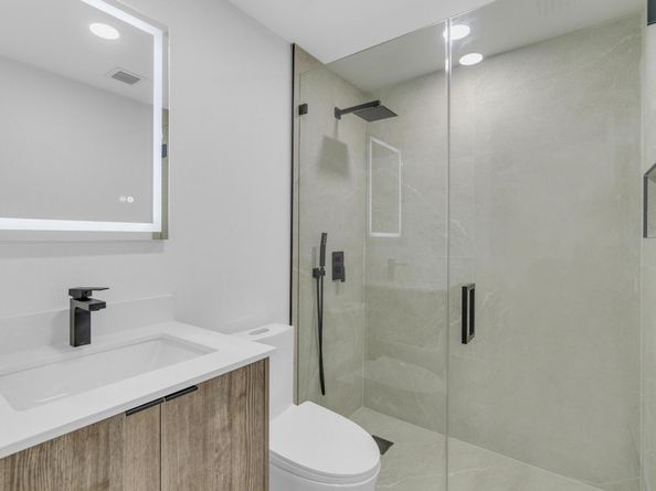 1170 NW 59th St, Miami FL 33127