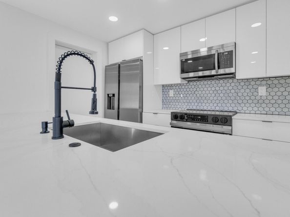 1170 NW 59th St, Miami FL 33127