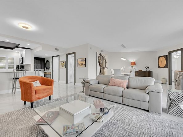 3980 Oaks Clubhouse Dr 505, Pompano Beach FL 33069