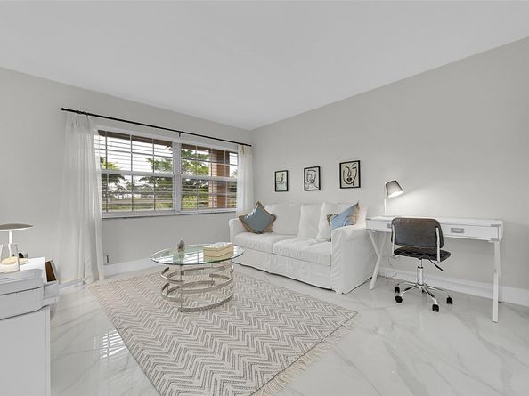 3980 Oaks Clubhouse Dr 505, Pompano Beach FL 33069