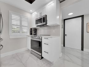 3980 Oaks Clubhouse Dr 505, Pompano Beach FL 33069