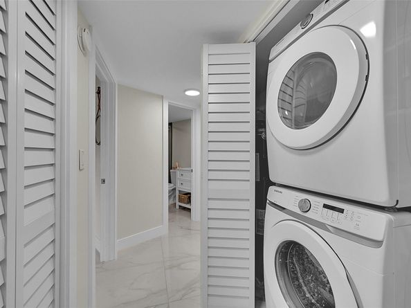 3980 Oaks Clubhouse Dr 505, Pompano Beach FL 33069