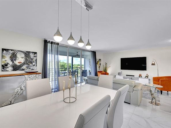 3980 Oaks Clubhouse Dr 505, Pompano Beach FL 33069