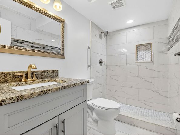 7770 Tahiti Lane 105, Lake Worth FL 33467