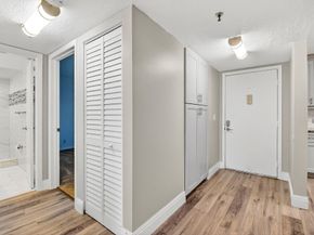 7770 Tahiti Lane 105, Lake Worth FL 33467