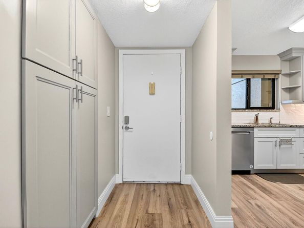 7770 Tahiti Lane 105, Lake Worth FL 33467