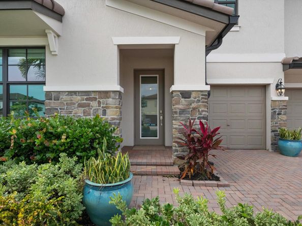 3173 Streng Lane, Royal Palm Beach FL 33411