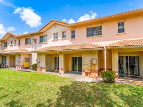 205 S Santa Catalina Circle 205, North Lauderdale FL 33068