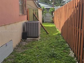 12516 SW 9th Terrace 2, Miami FL 33184