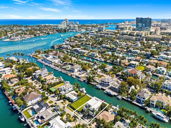 1528 SE 11th Street, Fort Lauderdale FL 33316