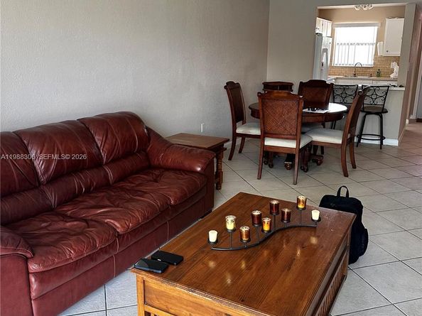 2701 E Sunrise Lakes Drive 209, Sunrise FL 33322