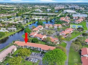3 Vía De Casas Sur 102, Boynton Beach FL 33426