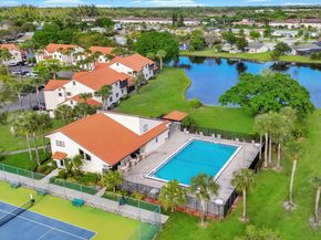 3 Vía De Casas Sur 102, Boynton Beach FL 33426