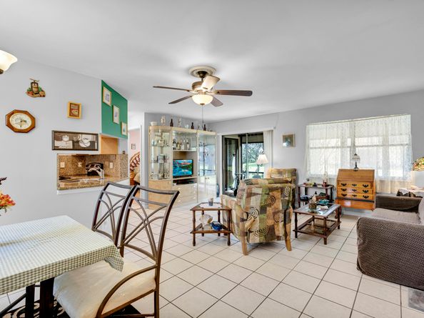 3 Vía De Casas Sur 102, Boynton Beach FL 33426