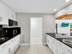 3 Vía De Casas Sur 102, Boynton Beach FL 33426